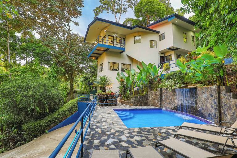 House Manuel Antonio