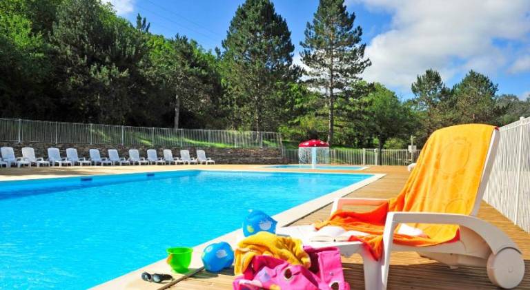 Serviced apartment with pool, terrace & barbeque | Pets allowed in Gaillard