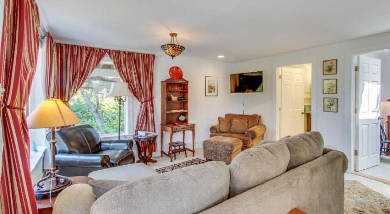Vacation home | Beach nearby | Pet-friendly in Florence, OR
