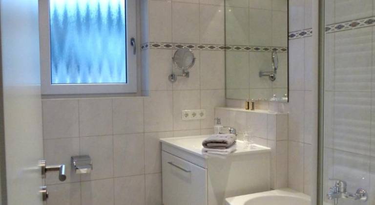 Holiday apartment with 3 rooms for 7 persons — photo 2