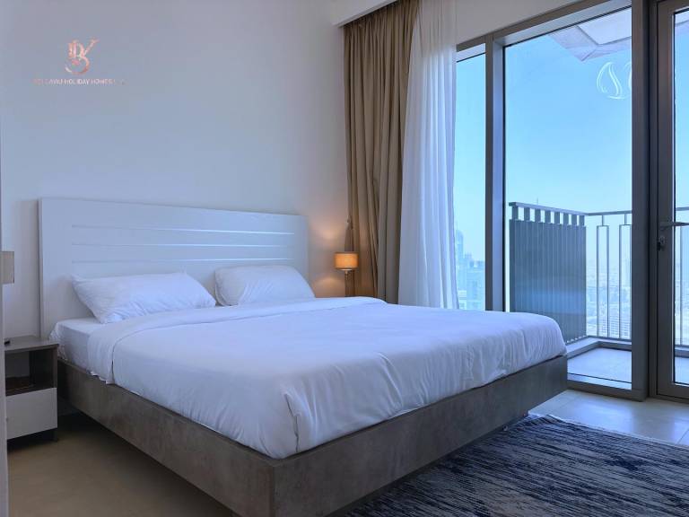 Fully equipped vacation home with garden, barbecue & pool | Close to Burj Khalifa | Pets allowed — photo 2