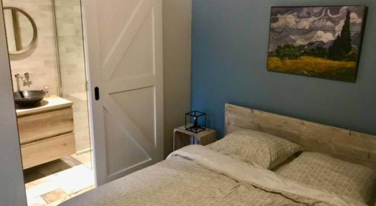 Stalhuis overnachten in een tinyhuis bij de paarden