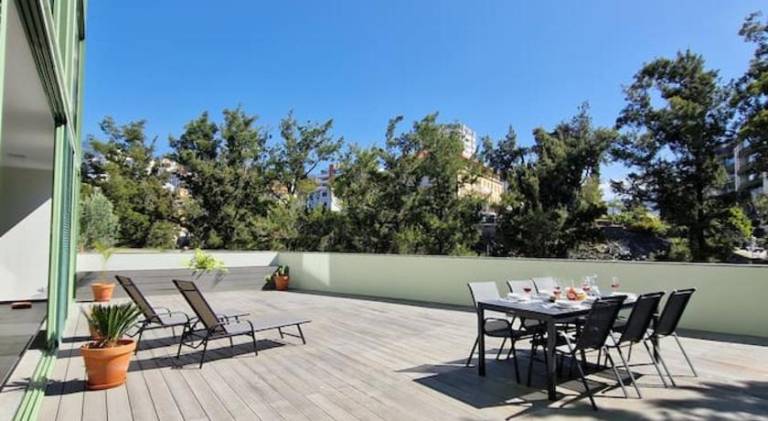 Fully equipped apartment with patio & garden | Near Quinta Vigia | Perfect for remote work | Pets allowed in Funchal