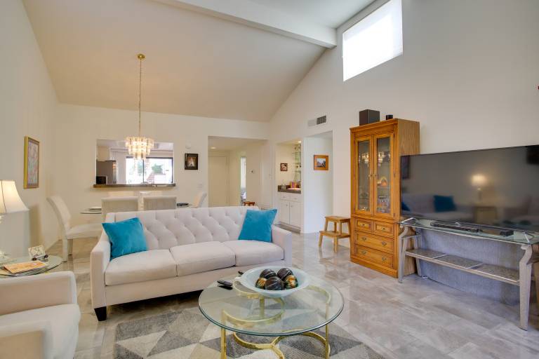 Apartment Cathedral City