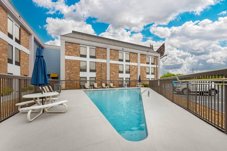 Comfort Inn Chattanooga Downtown Southside — photo 2