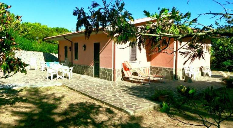 Pleasant apartment with yard & barbeque | Beach nearby | Pets allowed — photo 4