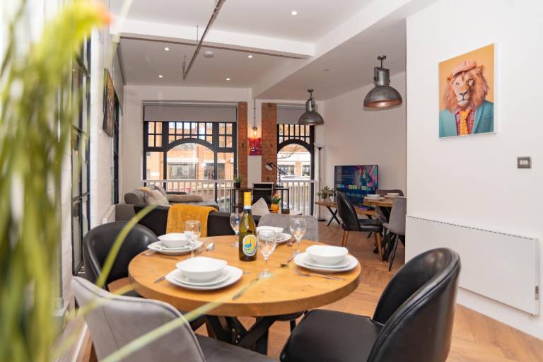Jewellery Quarter Grand Luxury Urban Living Sleeps 10 — photo 3