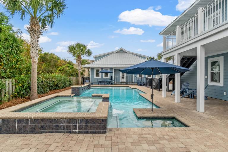Child-friendly big house with barbeque, jacuzzi & private pool | City view | Pet-friendly in Miramar, FL