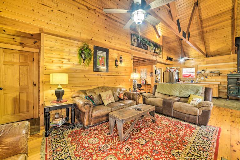 Quiet Cabin Retreat on 30 Acres Near Kentucky Lake — photo 5