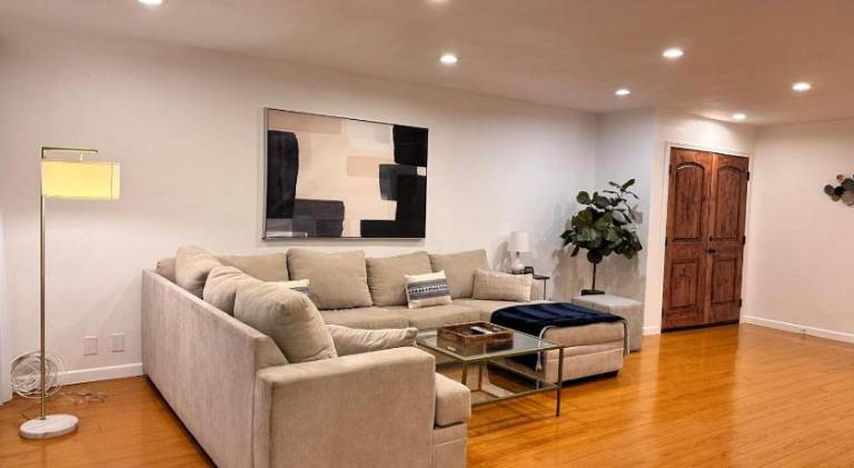 Holiday apartment with pool in Marina, CA