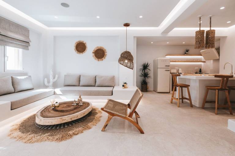 Family-friendly villa with fast internet & private pool | Water view | Dogs allowed — photo 4