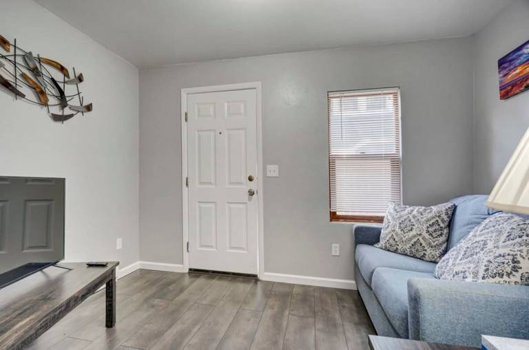 Pet Friendly BnB for Couples or Solo Travelers — photo 2