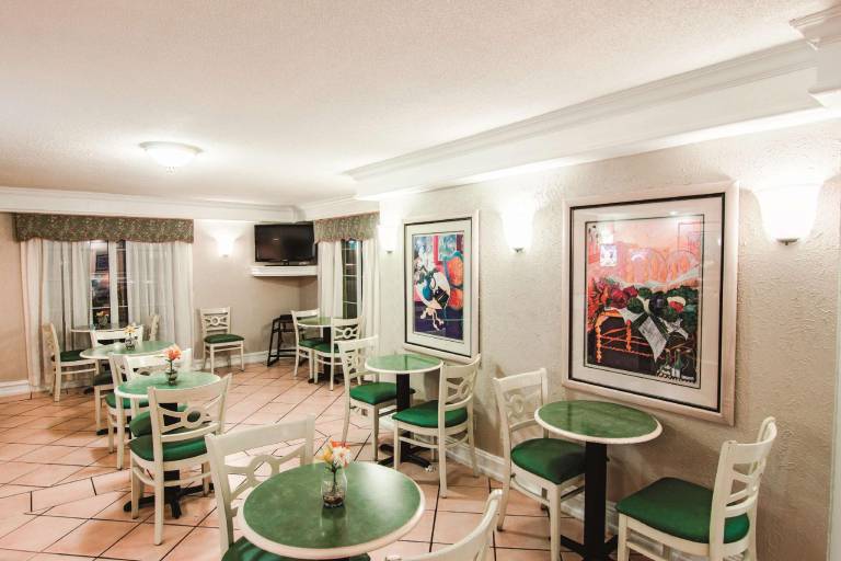 Baymont by Wyndham Indianapolis Airport Lynhurst — photo 4