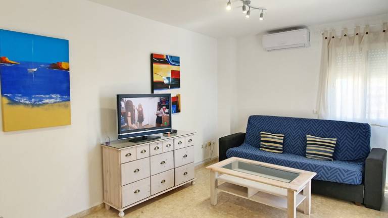 Holiday apartment with garden, patio & pool | Beach nearby | Pet-friendly in Gandia