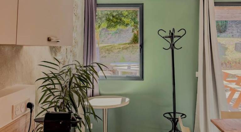 Pleasant vacation home with pool, terrace & yard | Pet-friendly in Saintes