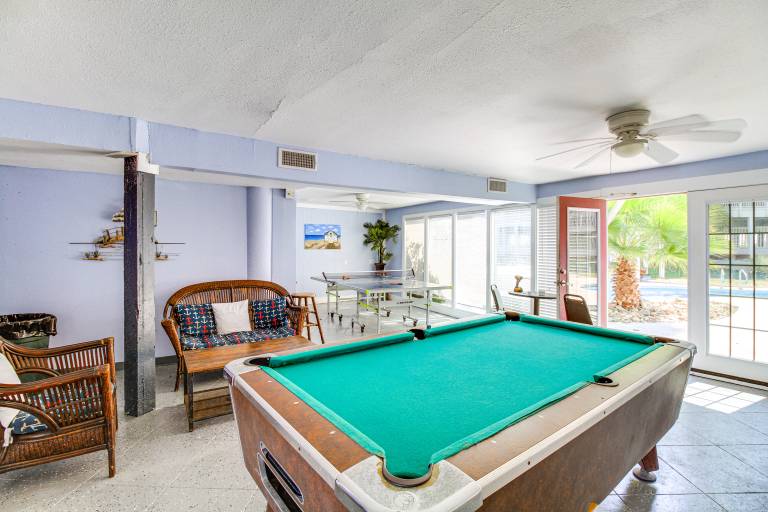 Steps to Shore: Condo w/ Balcony in Port Aransas — photo 4