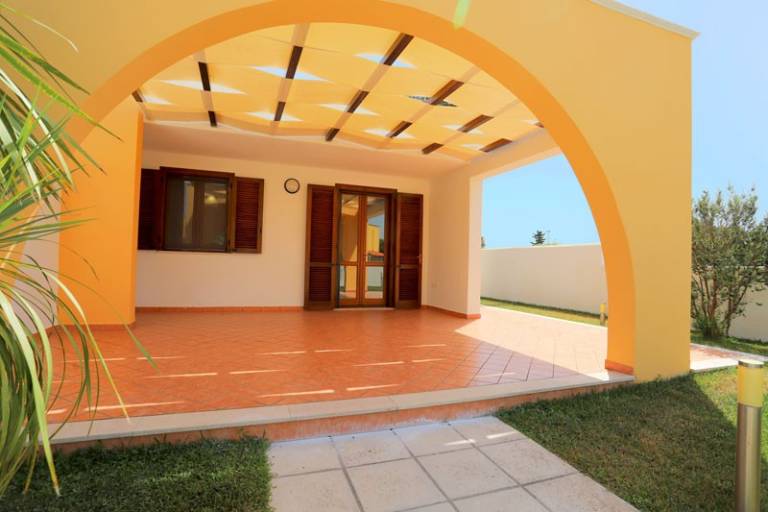 Villa with patio, grill & yard | Garden view — photo 4