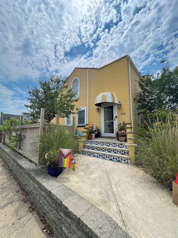 House  Long Beach