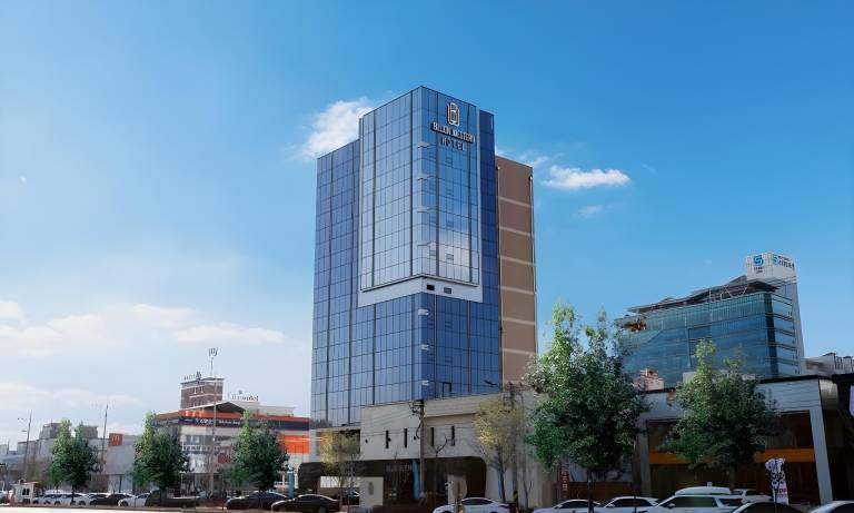 Billion Western Hotel