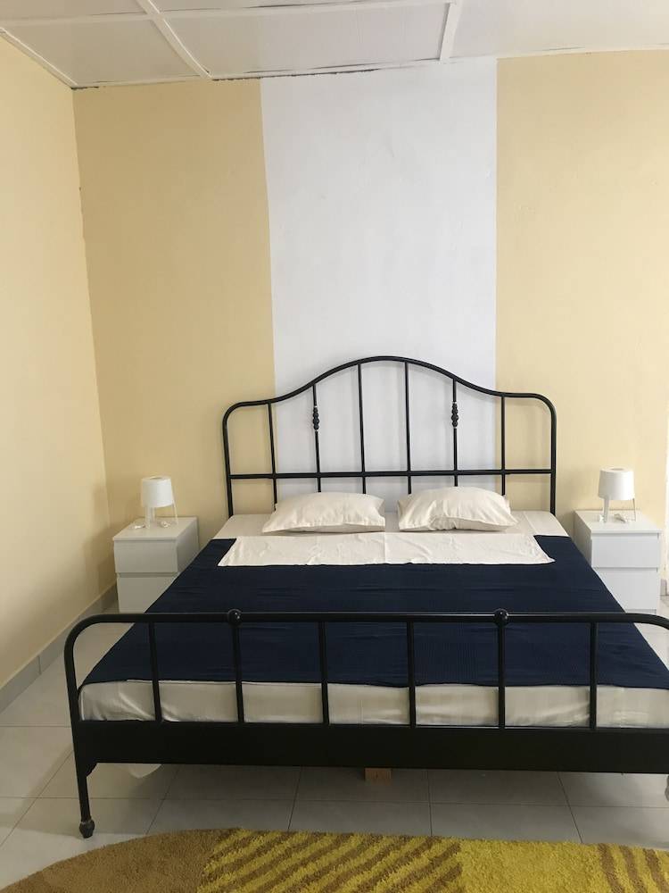 Bed and breakfast  Bakau