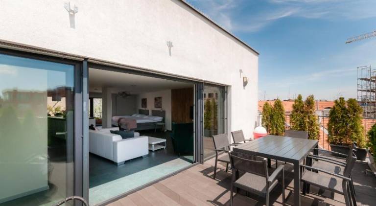 Charming serviced apartment with terrace | Next to Cathedral of St. Peter and Paul | Pets allowed — photo 5