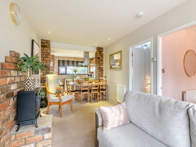 Family-friendly pleasant cottage with yard | Pets allowed — photo 5