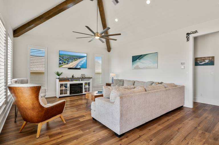 Charming vacation home with BBQ | Beach view | Pet-friendly — photo 4