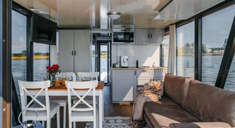 HT Houseboats - domki na wodzie - sauna, lake view — photo 4
