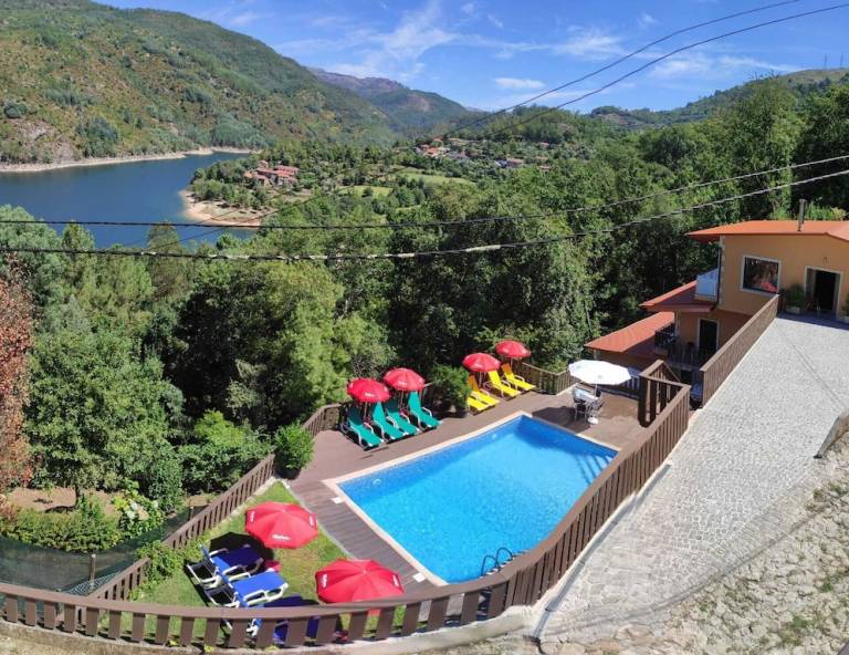 Casa Cantelães