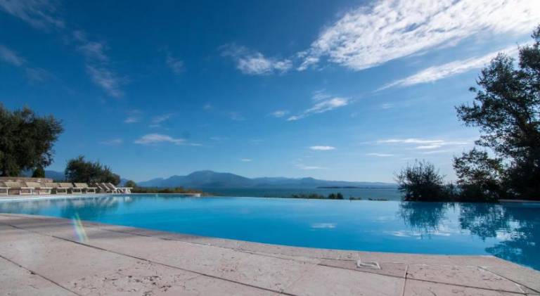 Nice serviced apartment with terrace, pool & garden | Dogs allowed — photo 4
