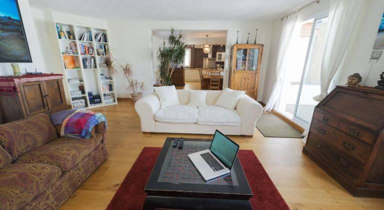 Apartment with pool — photo 2