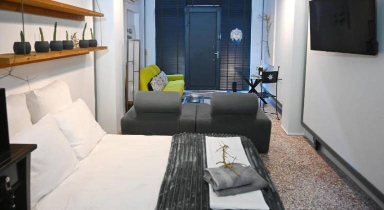 Apartment with 2 rooms for 5 persons in Patras
