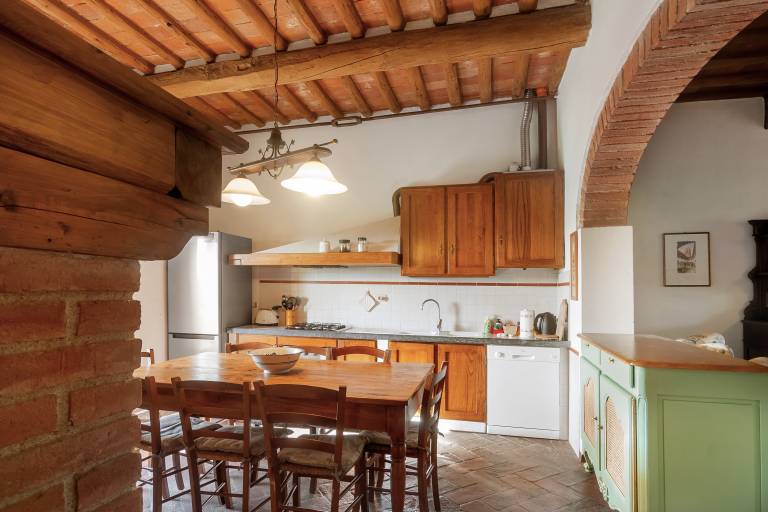 Cipressina – Spacious Tuscan Apartment with Pool for Families and Groups — photo 4