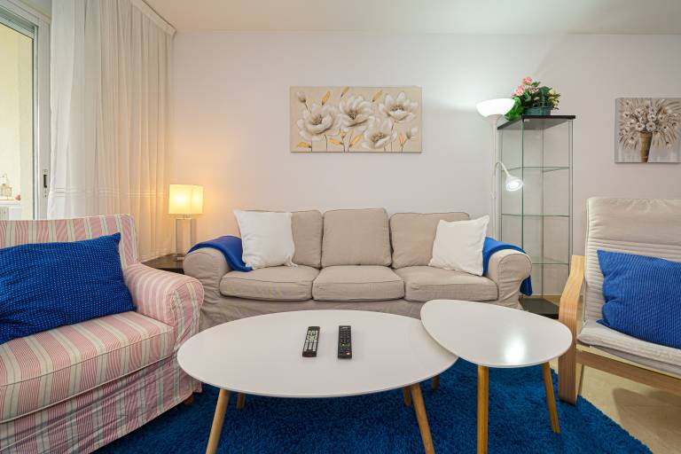 Fully equipped holiday apartment with terrace, garden & pool | Next to the beach | Dogs allowed — photo 5