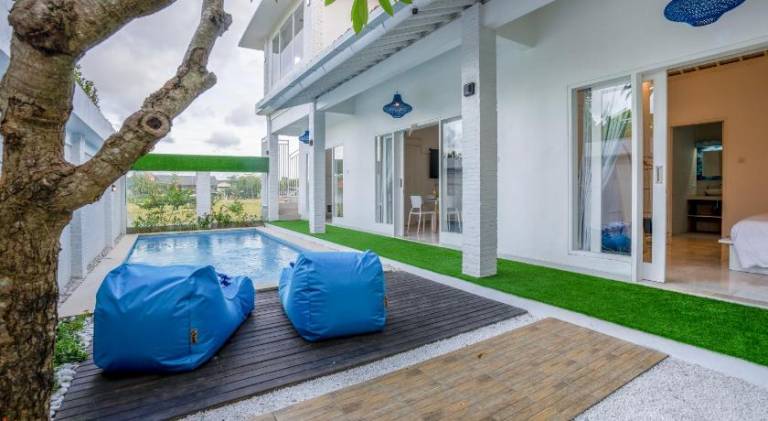 Vacation home with private pool — photo 4