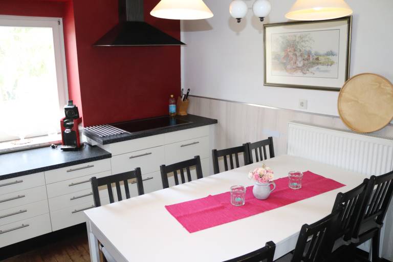Family-friendly charming vacation home with barbeque, garden & terrace | Dogs allowed — photo 5