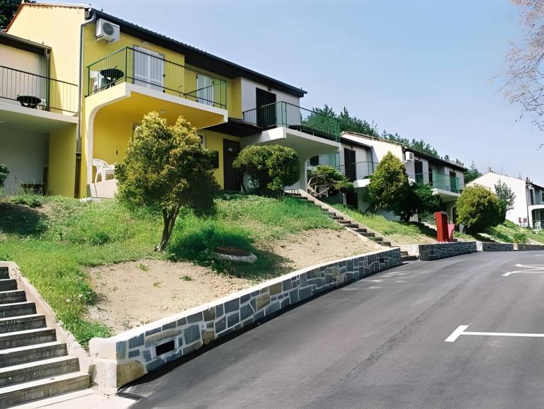 Apartment with garden, sauna & pool in Piran