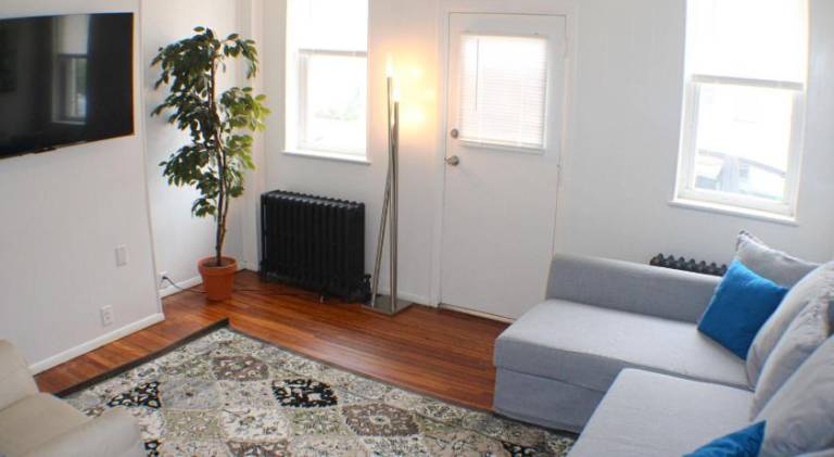 Urban Oasis - 3BR 2BA - City View- Private Parking in Pittsburg, PA