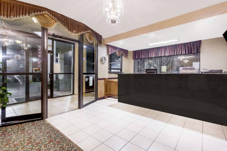 Howard Johnson by Wyndham Perry GA — photo 3