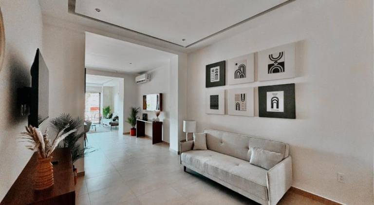 Apartment with pool — photo 3