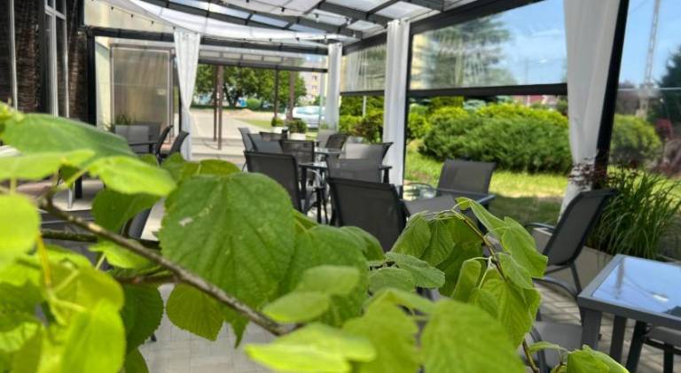 Serviced apartment with patio — photo 5