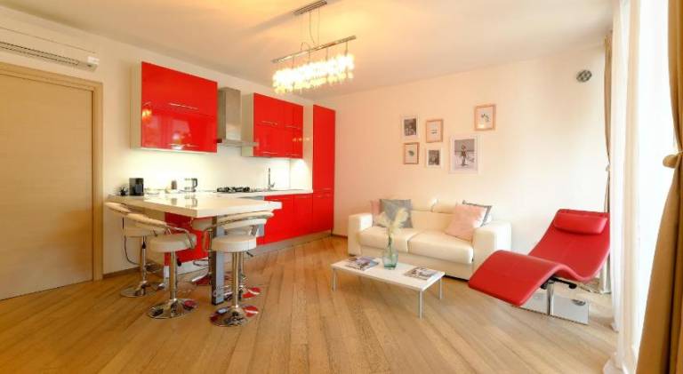 Apartment with pool — photo 2
