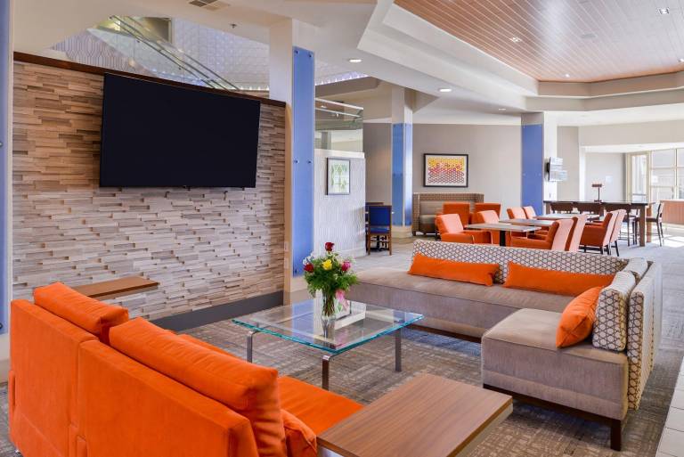 Holiday Inn Express Hotel & Suites Elk Grove Ctrl - Sacramento S By IHG — photo 3