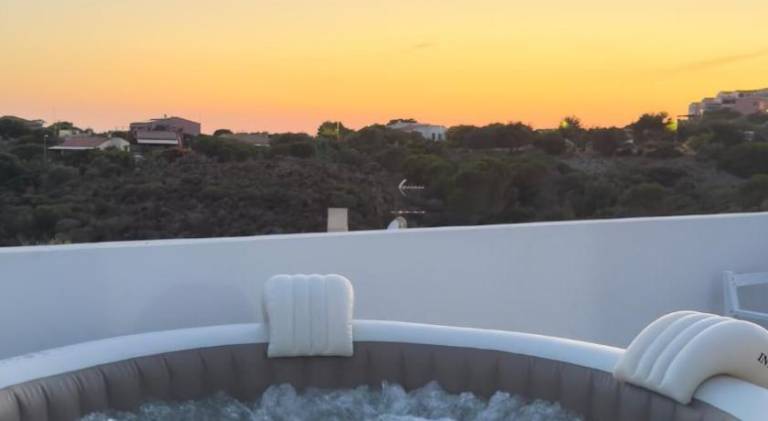 House with hot tub & pool — photo 2