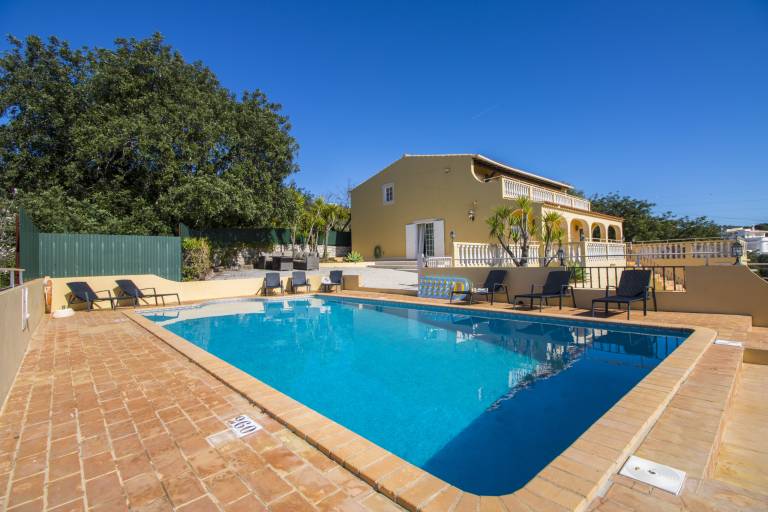 Ferienhaus in Estoi f&uuml;r max. 10 Personen am Atlantik