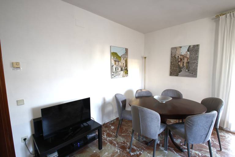 Holiday apartment with terrace, yard & pool — photo 2