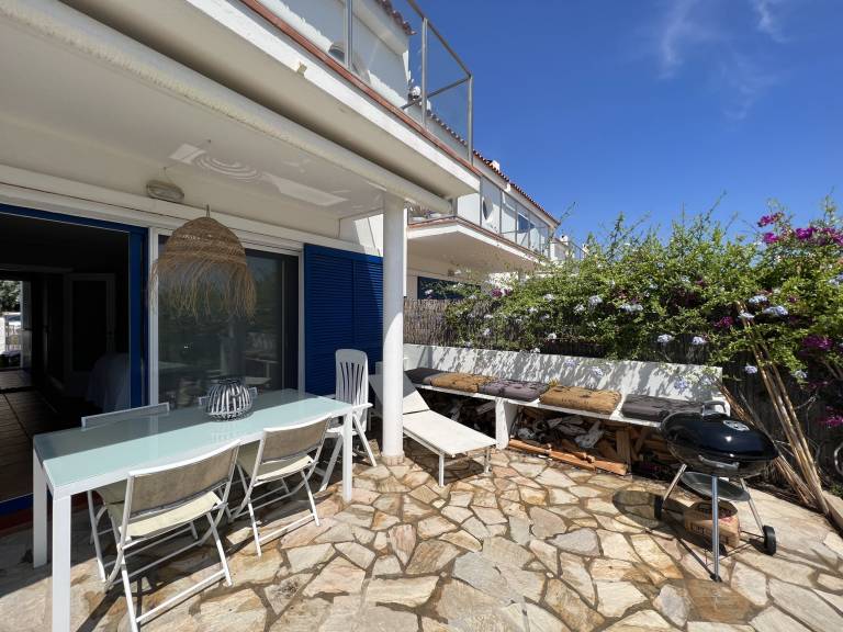 House with pool, terrace & yard — photo 5