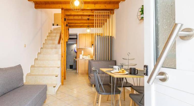 Sea & City - Luxury Maisonette Steps from the Beach with Private Terrace — photo 5