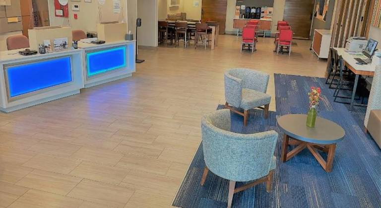 Holiday Inn Express Hotel & Suites Lincoln South By IHG — photo 2
