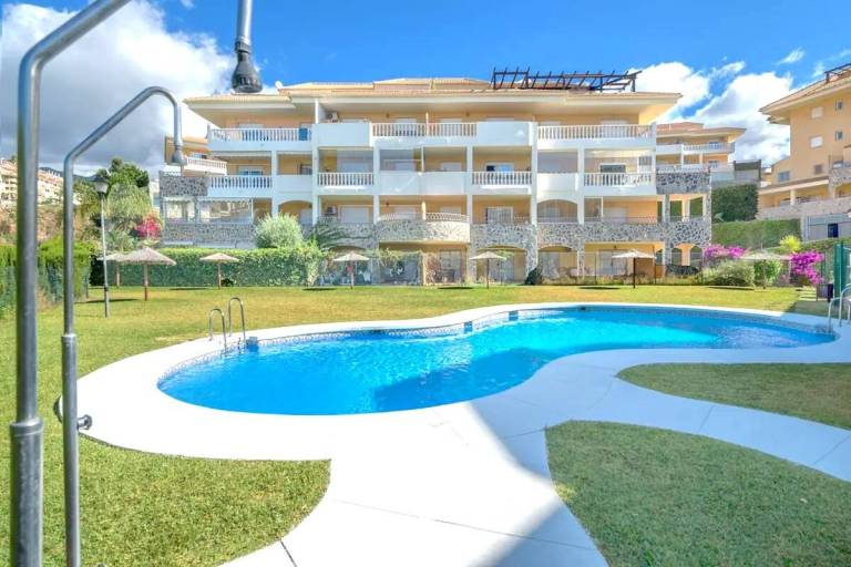 Apartment with hot tub, pool & patio | Sea view — photo 3